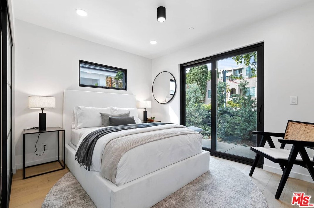 9004 Dicks St, Los Angeles CA  90069-4809 exterior