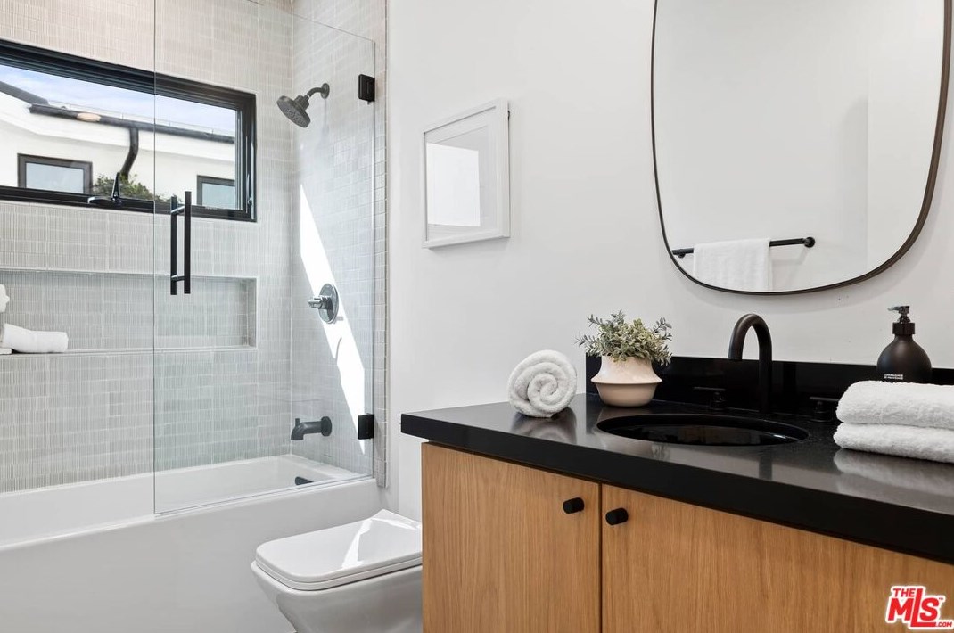 9004 Dicks St, Los Angeles CA  90069-4809 exterior