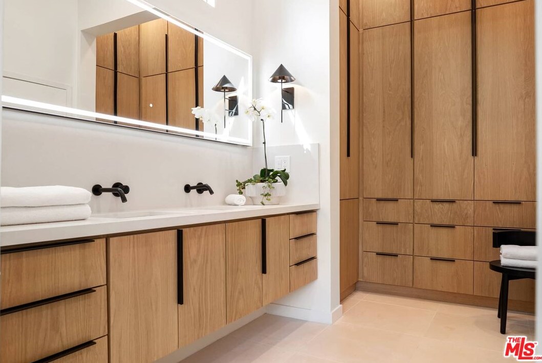 9004 Dicks St, Los Angeles CA  90069-4809 exterior