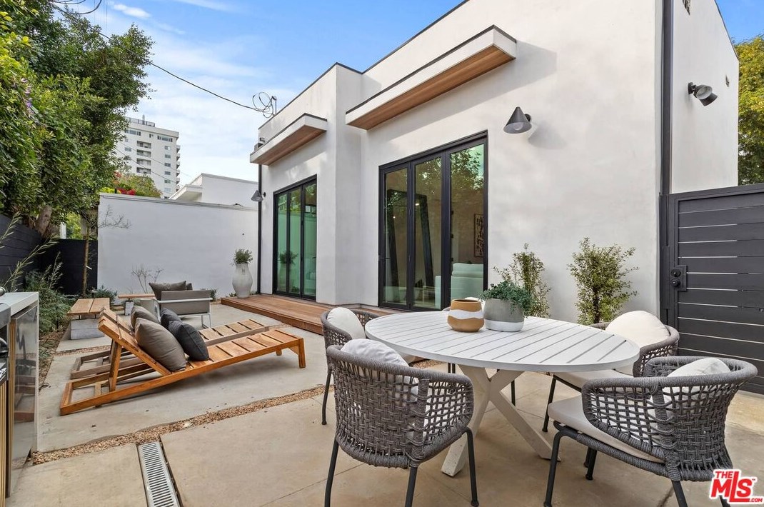 9004 Dicks St, Los Angeles CA  90069-4809 exterior