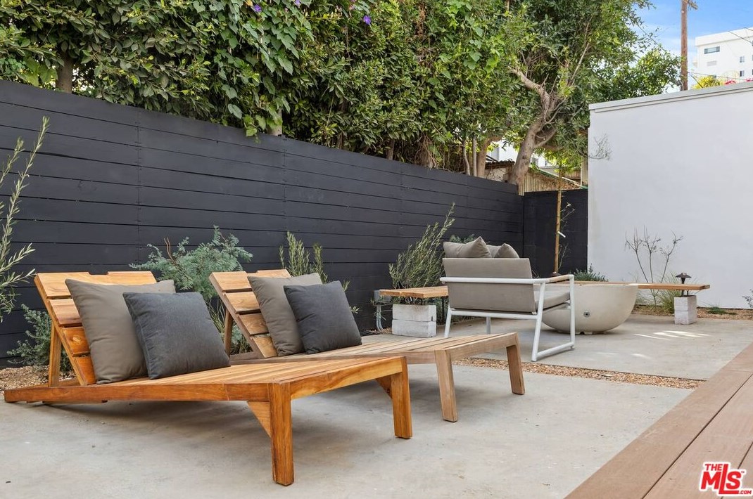 9004 Dicks St, Los Angeles CA  90069-4809 exterior