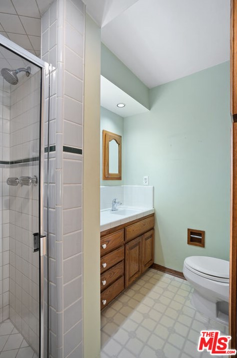 12825 Stanwood Dr, Los Angeles CA  90066-1739 exterior