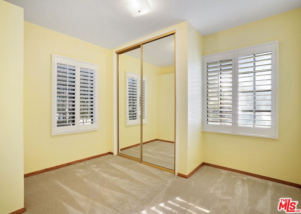 12825 Stanwood Dr, Los Angeles CA  90066-1739 exterior