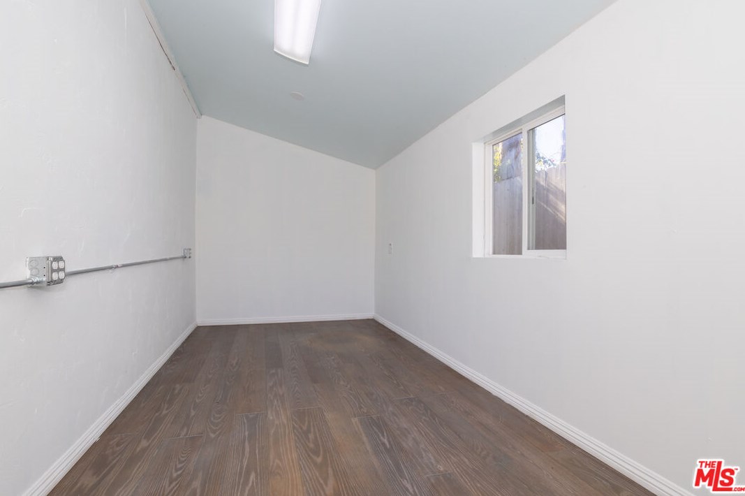 8419 Truxton Ave, Los Angeles CA  90045-3920 exterior