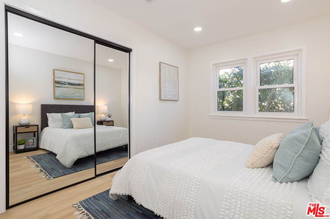 8419 Truxton Ave, Los Angeles CA  90045-3920 exterior