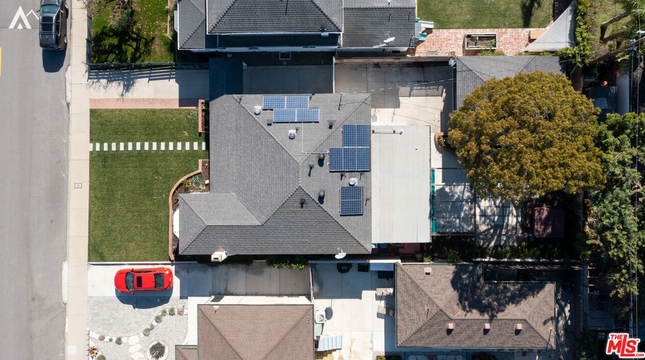 8419 Truxton Ave, Los Angeles CA  90045-3920 exterior