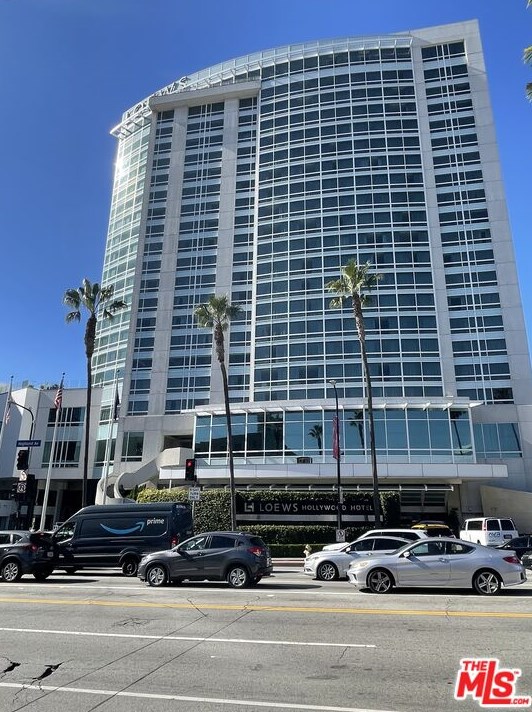 7250 Franklin Ave, Los Angeles CA  90046-3049 exterior