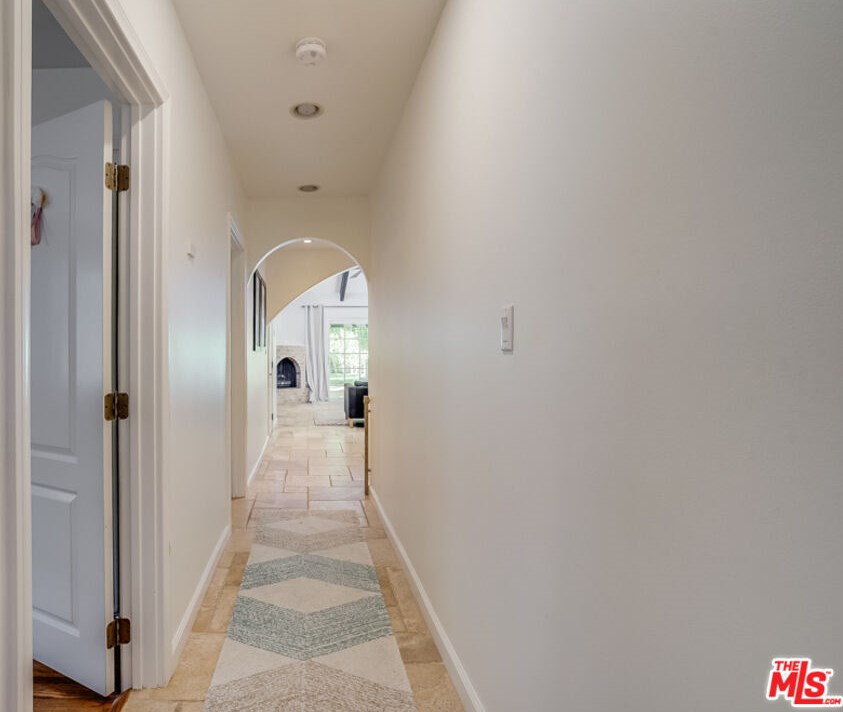 12227 Darlington Ave, Los Angeles CA  90049-5813 exterior