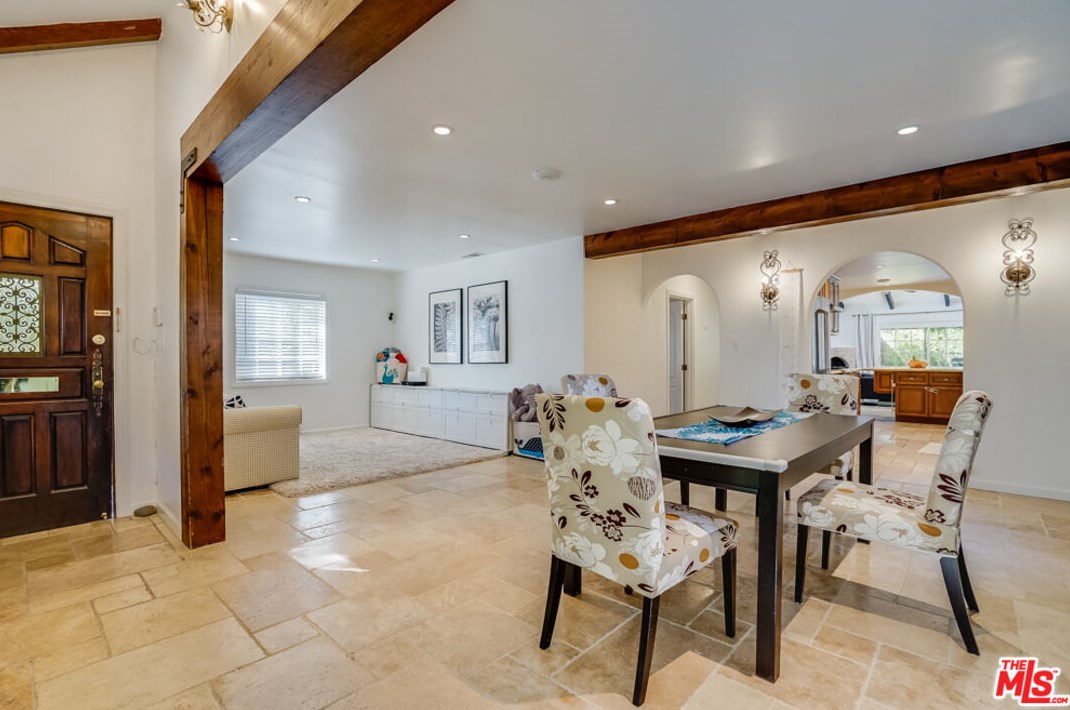 12227 Darlington Ave, Los Angeles CA  90049-5813 exterior