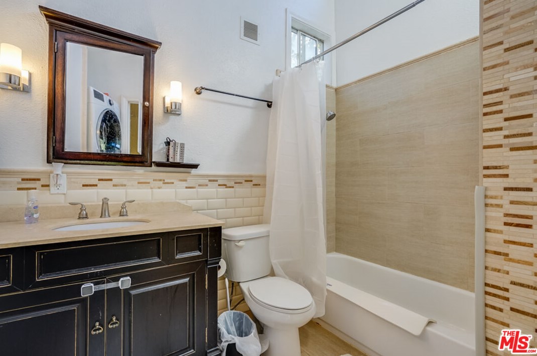 12227 Darlington Ave, Los Angeles CA  90049-5813 exterior