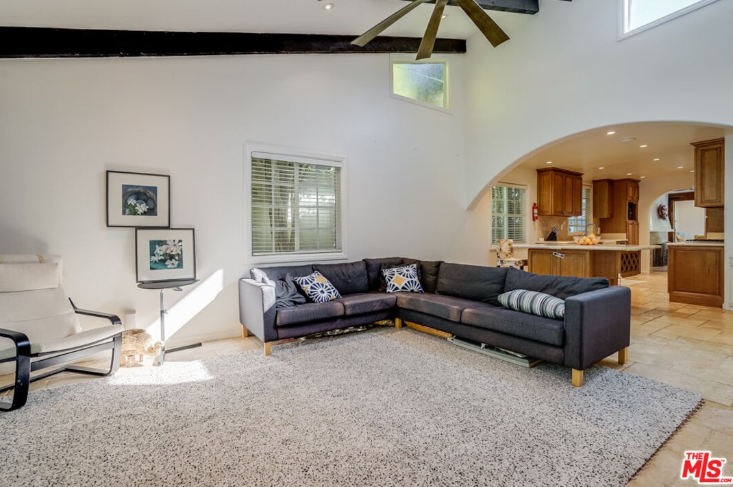 12227 Darlington Ave, Los Angeles CA  90049-5813 exterior