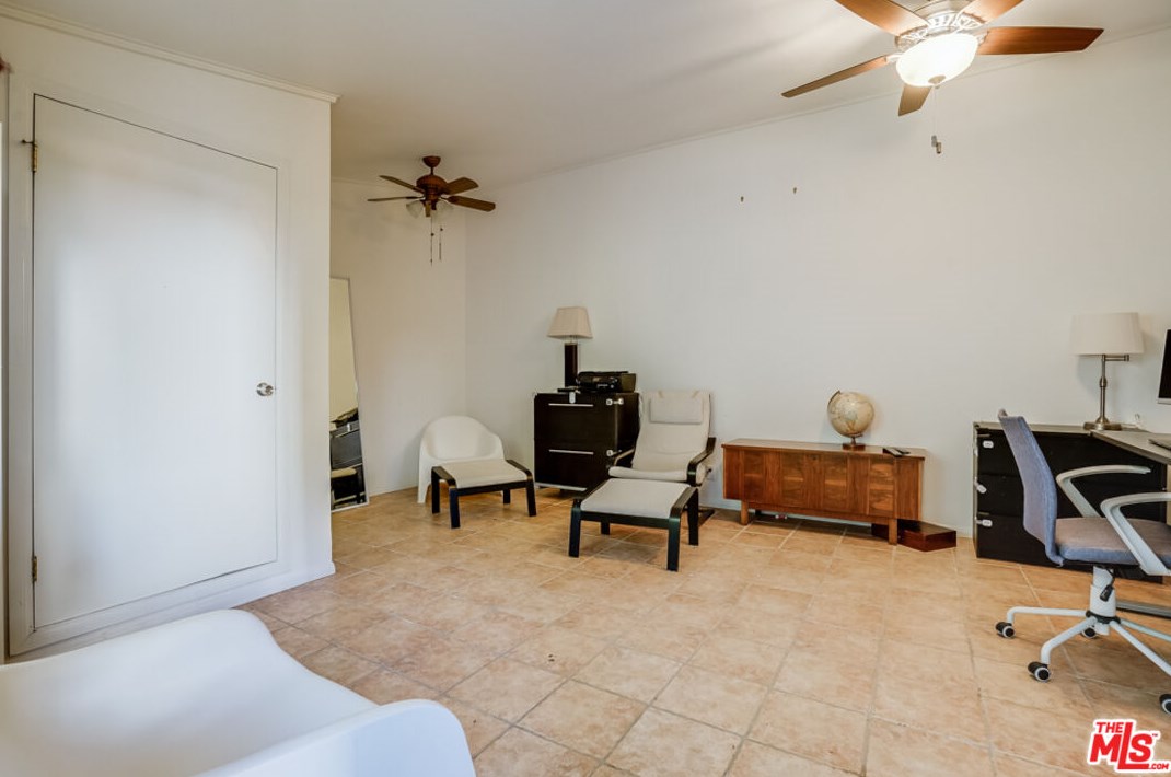 12227 Darlington Ave, Los Angeles CA  90049-5813 exterior