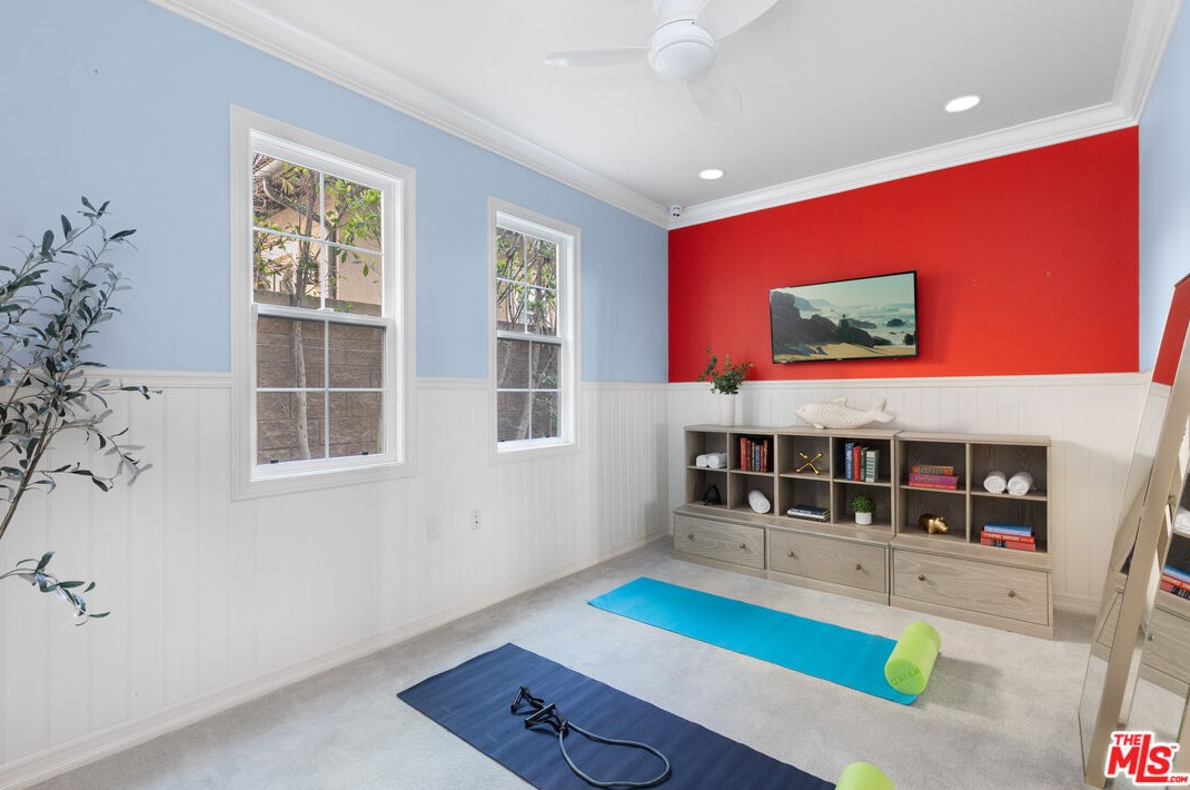 7437 Coastal View Dr, Los Angeles CA  90045-1272 exterior