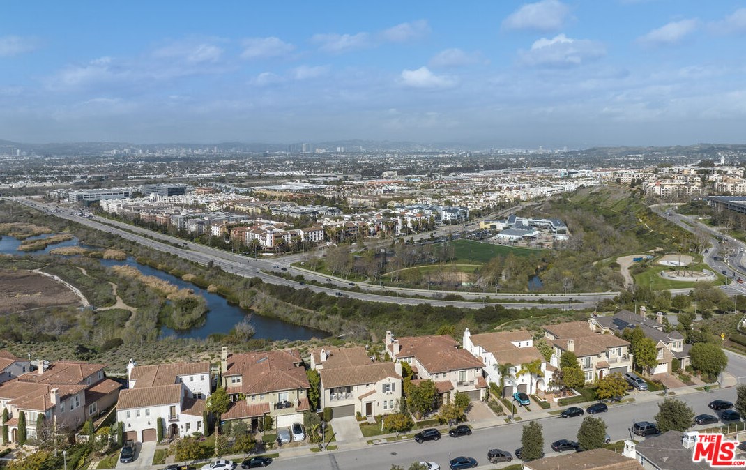 7437 Coastal View Dr, Los Angeles CA  90045-1272 exterior