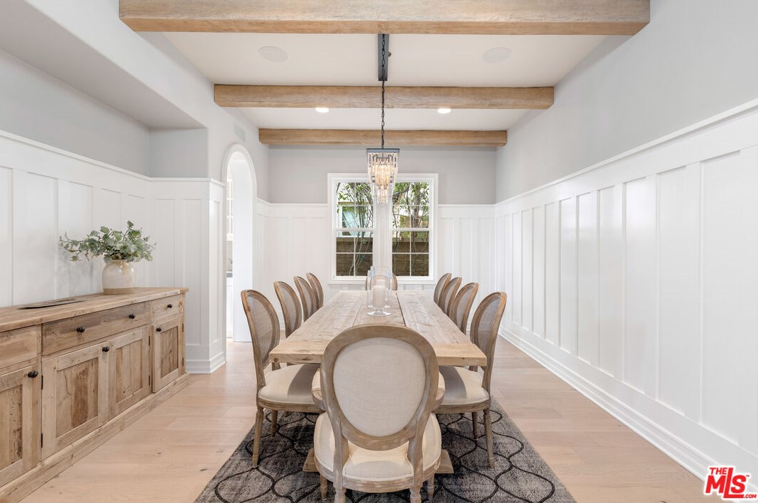 7437 Coastal View Dr, Los Angeles CA  90045-1272 exterior