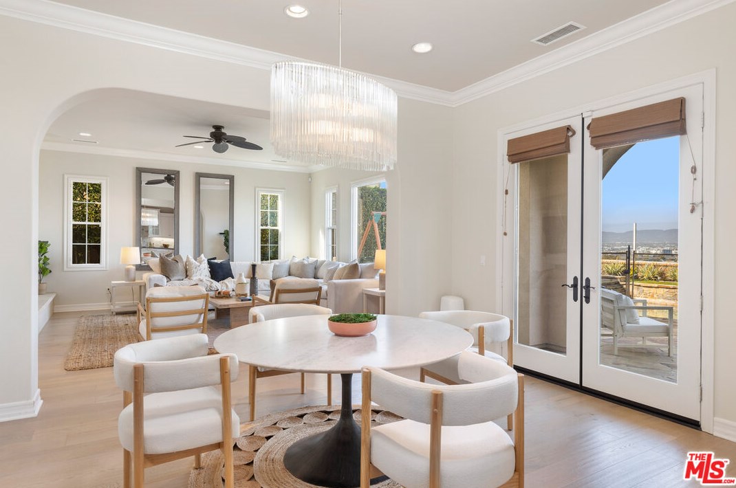 7437 Coastal View Dr, Los Angeles CA  90045-1272 exterior
