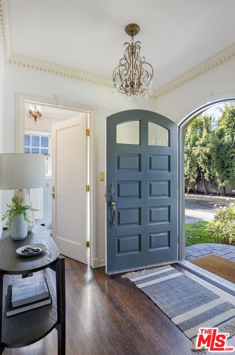 522 Bronson Ave, Los Angeles CA  90004-1402 exterior