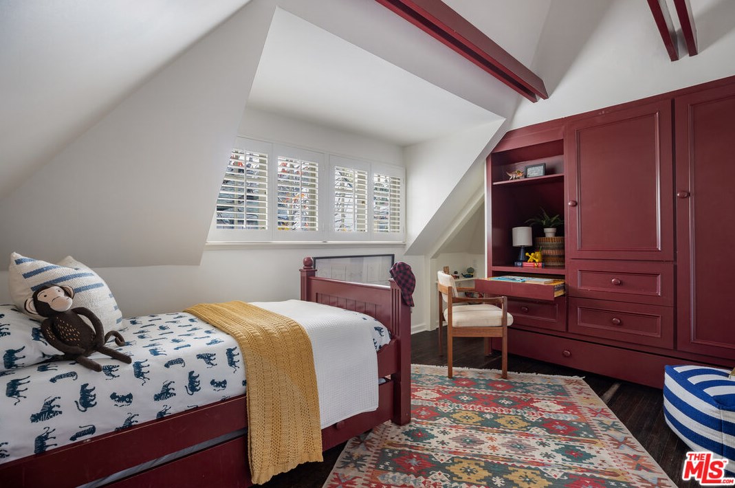 522 Bronson Ave, Los Angeles CA  90004-1402 exterior