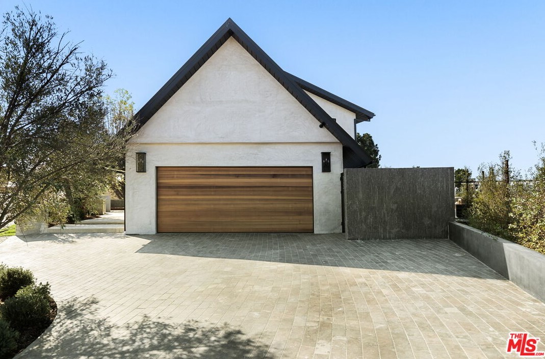 10829 Savona Rd, Los Angeles CA  90077-2306 exterior
