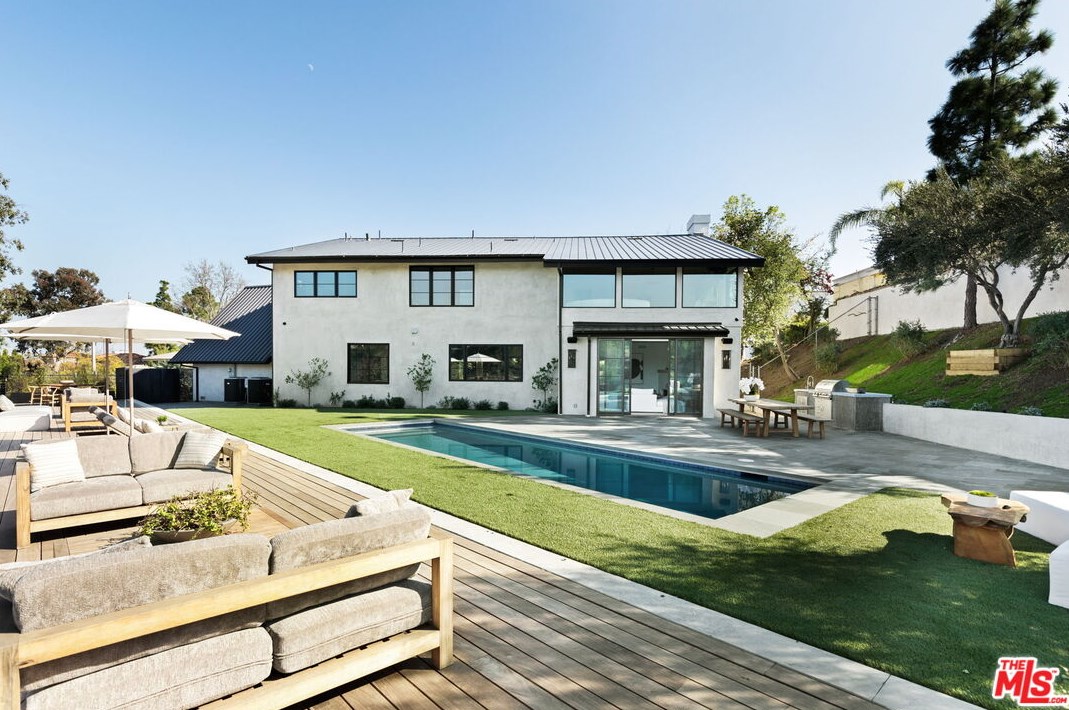 10829 Savona Rd, Los Angeles CA  90077-2306 exterior