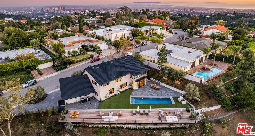 10829 Savona Rd, Los Angeles CA  90077-2306 exterior
