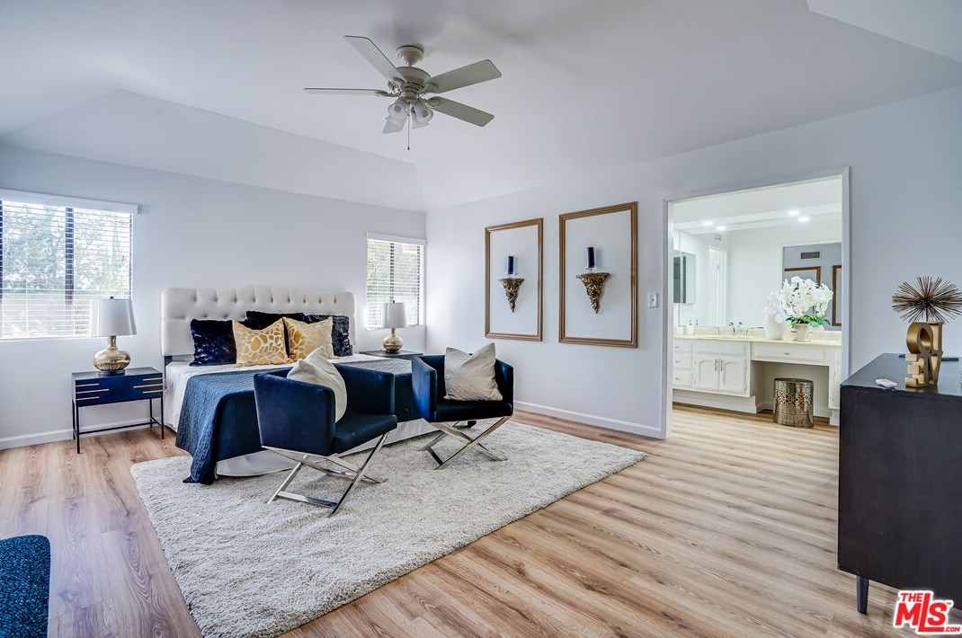 6268 Crebs Ave, Los Angeles CA  91335-6815 exterior