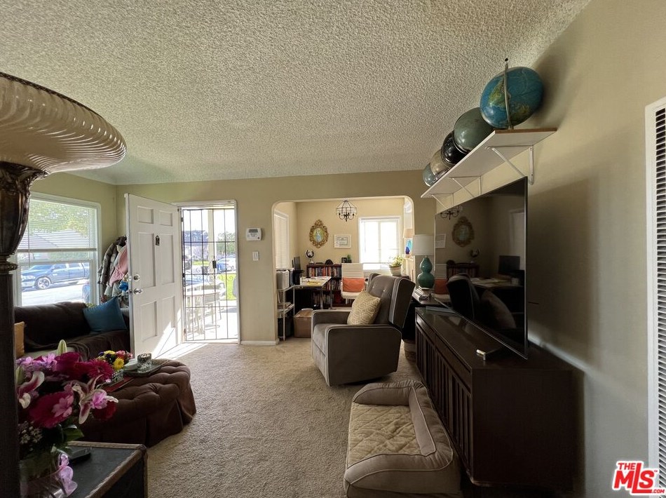 7869 Croydon Ave, Los Angeles CA  90045-2906 exterior