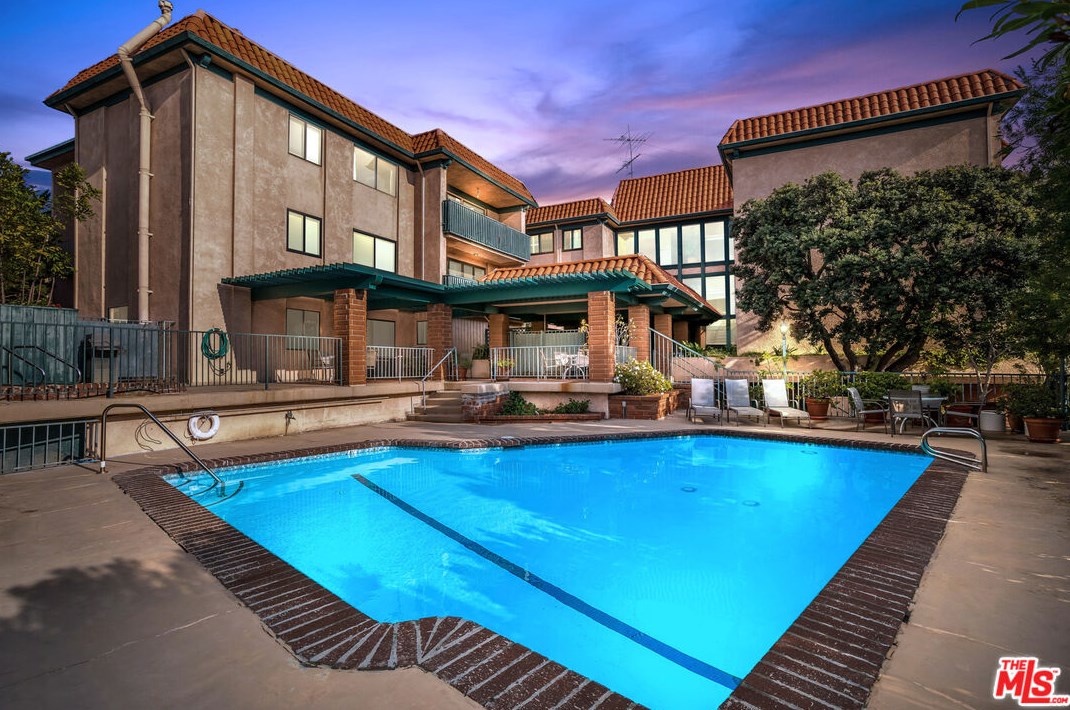 5651 Windsor Way, Los Angeles CA  90230-6763 exterior
