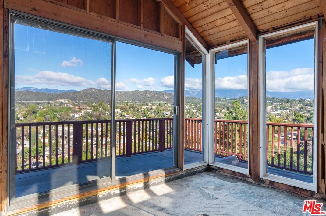 1411 Wildwood Dr, Los Angeles CA  90041-3130 exterior