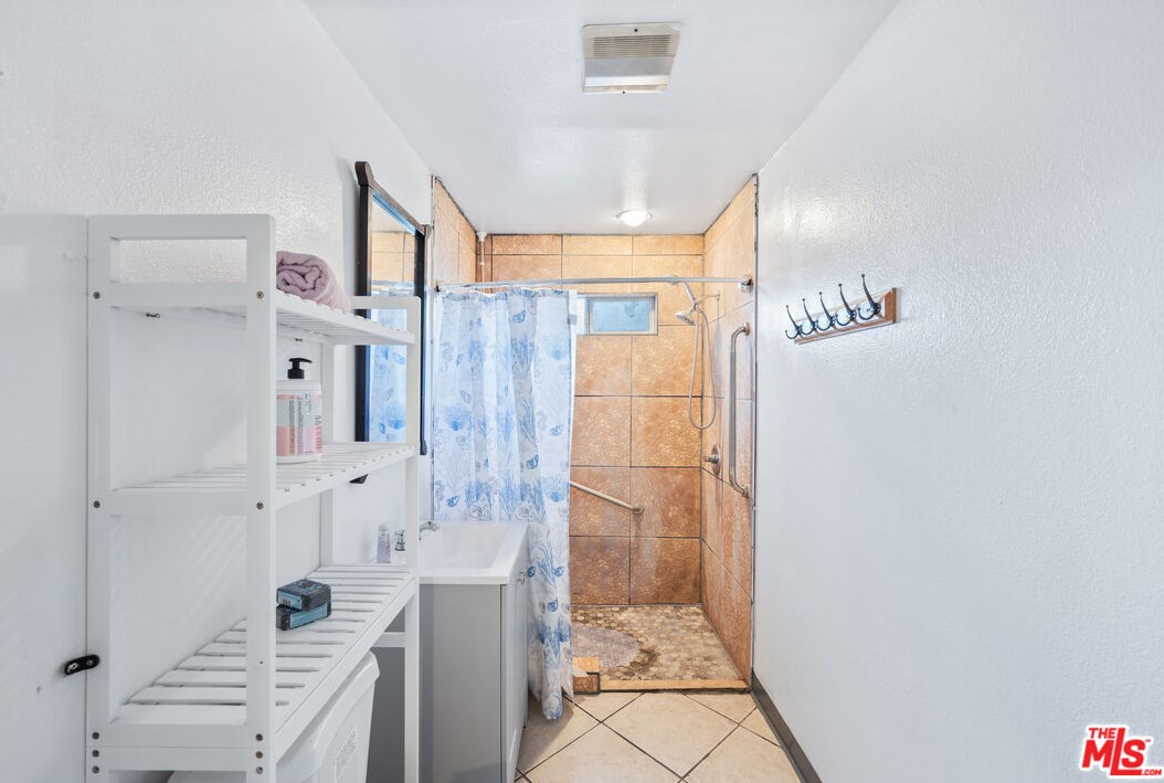 115 87th St, Los Angeles CA 90003-3461 exterior