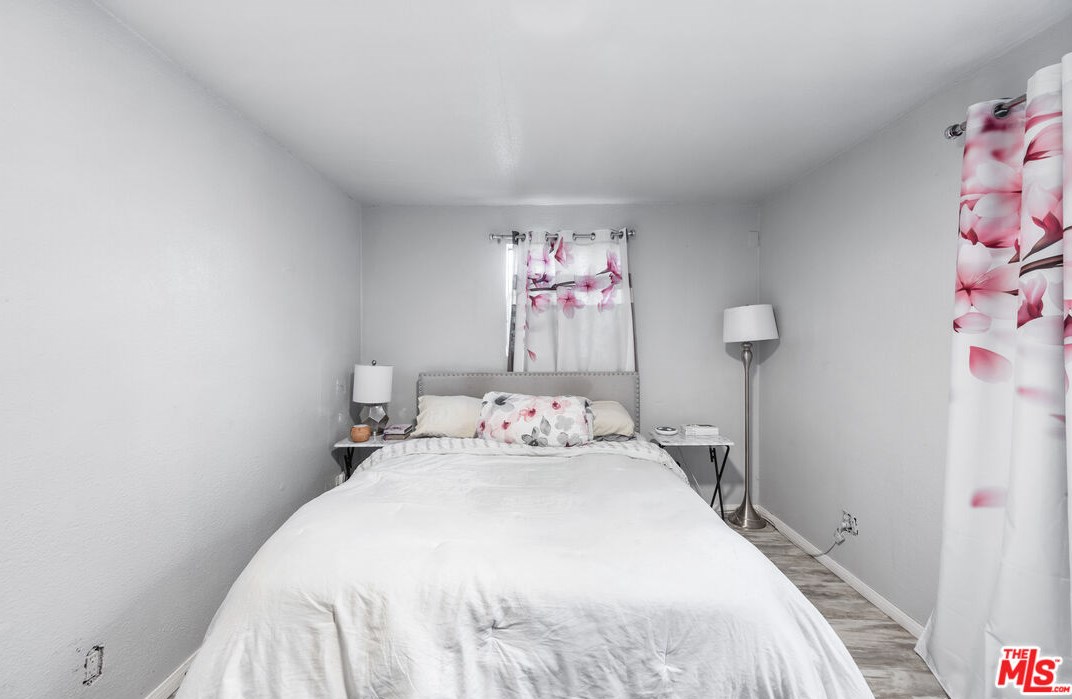 115 87th St, Los Angeles CA 90003-3461 exterior