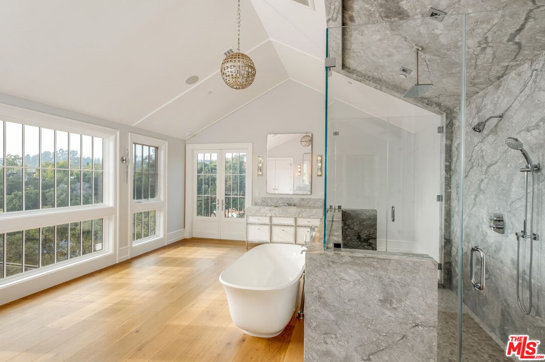 665 Walther Way, Los Angeles CA  90049-2314 exterior