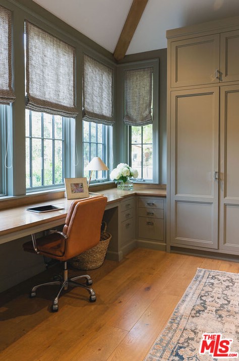 665 Walther Way, Los Angeles CA  90049-2314 exterior