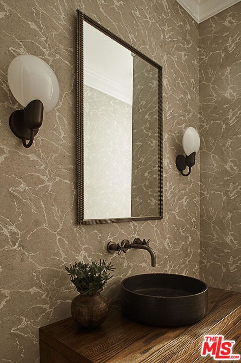 665 Walther Way, Los Angeles CA  90049-2314 exterior