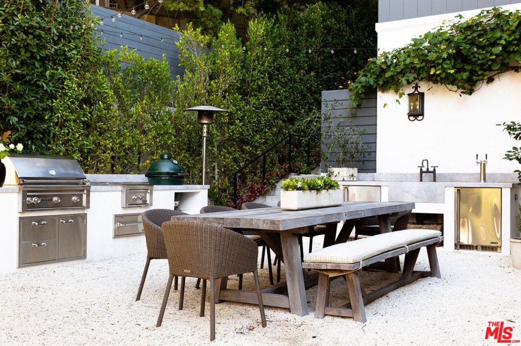 665 Walther Way, Los Angeles CA  90049-2314 exterior