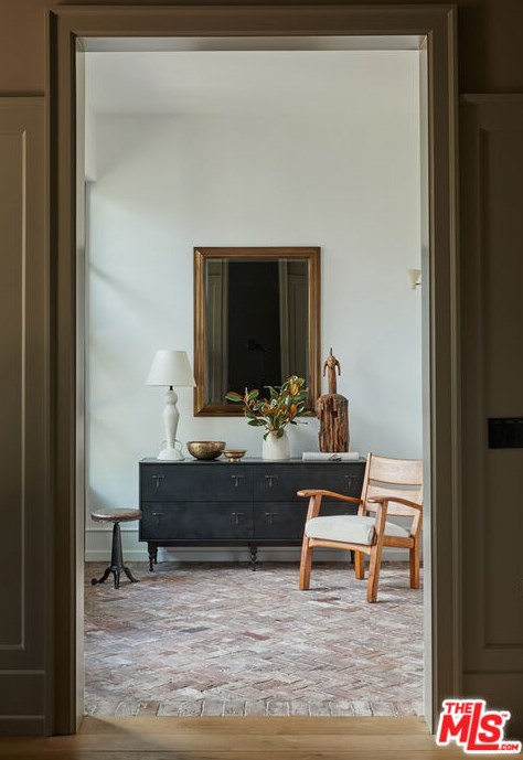 665 Walther Way, Los Angeles CA  90049-2314 exterior