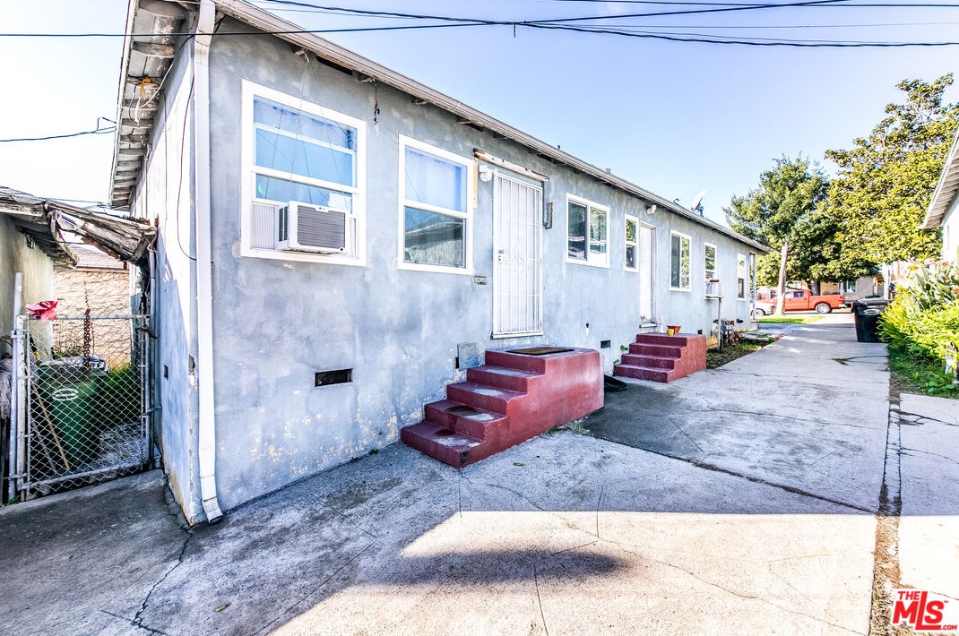 350 Vancouver Ave, Los Angeles CA  90022-3220 exterior