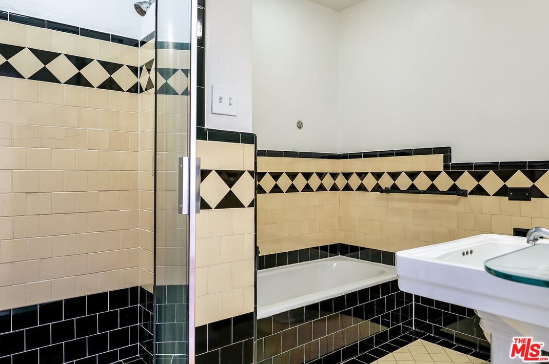 8754 Arlene Ter, Los Angeles CA  90046-1434 exterior