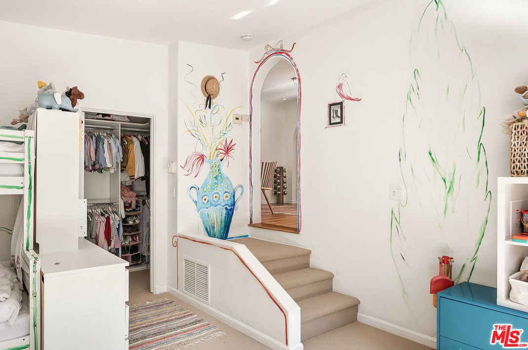 8754 Arlene Ter, Los Angeles CA  90046-1434 exterior