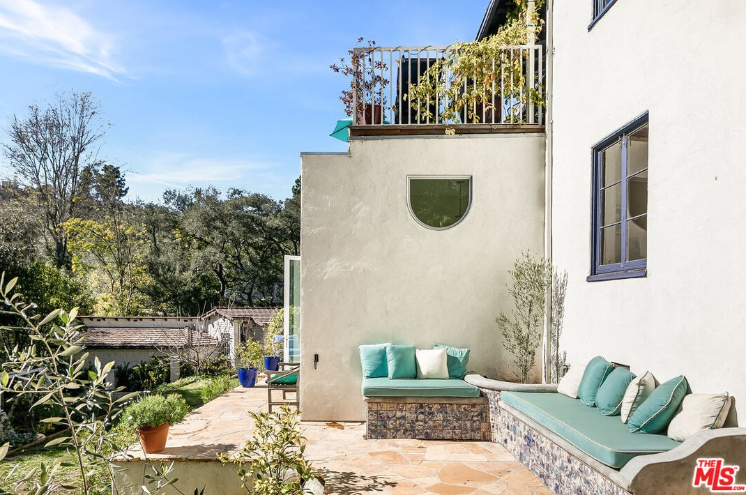 8754 Arlene Ter, Los Angeles CA  90046-1434 exterior