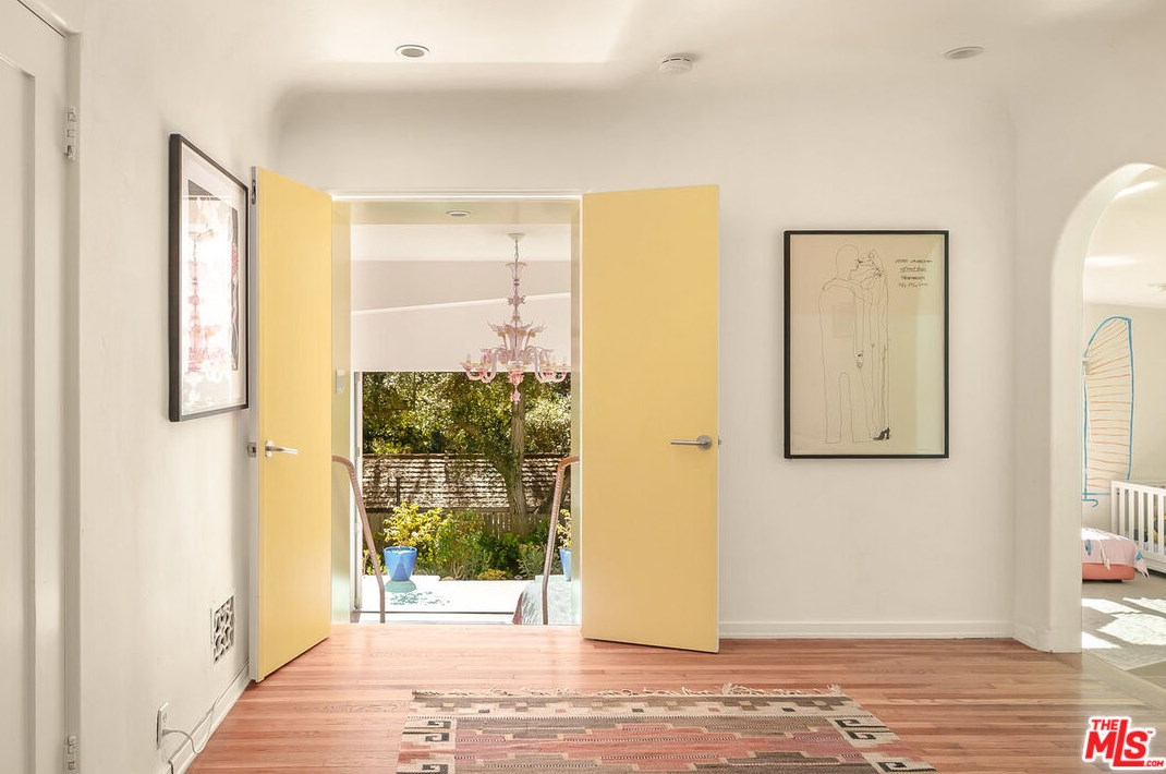 8754 Arlene Ter, Los Angeles CA  90046-1434 exterior