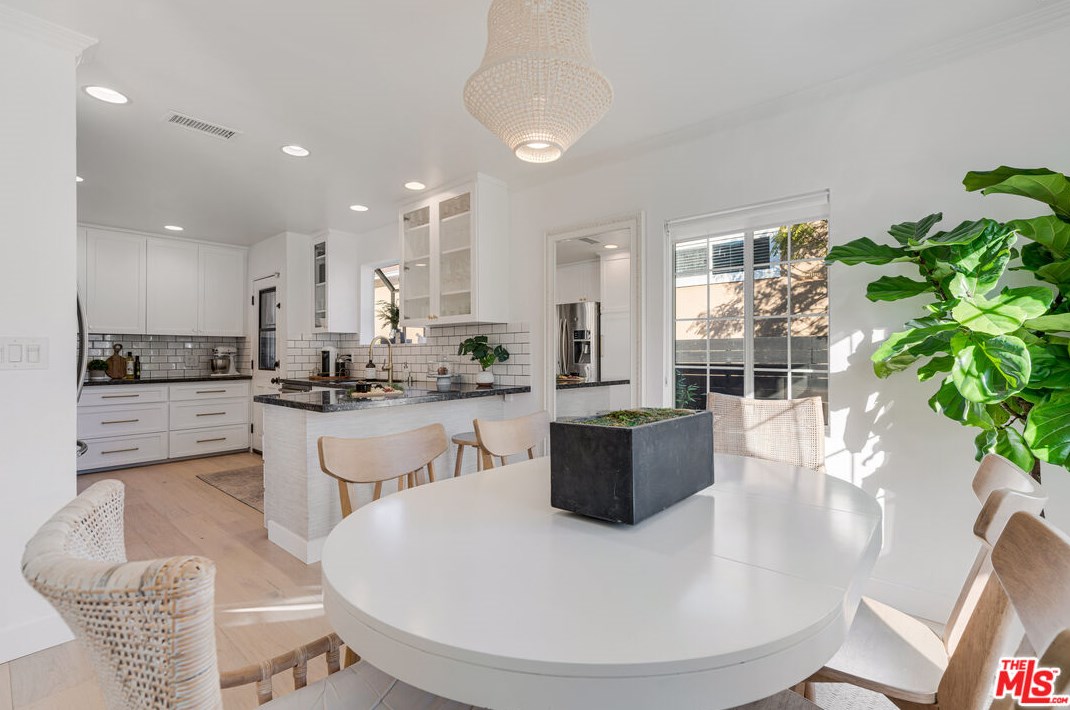 7371 82nd St, Los Angeles CA  90045-2418 exterior