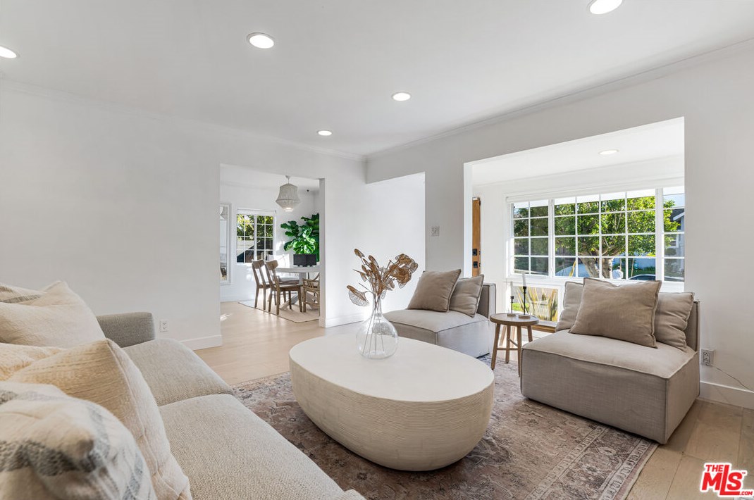 7371 82nd St, Los Angeles CA  90045-2418 exterior