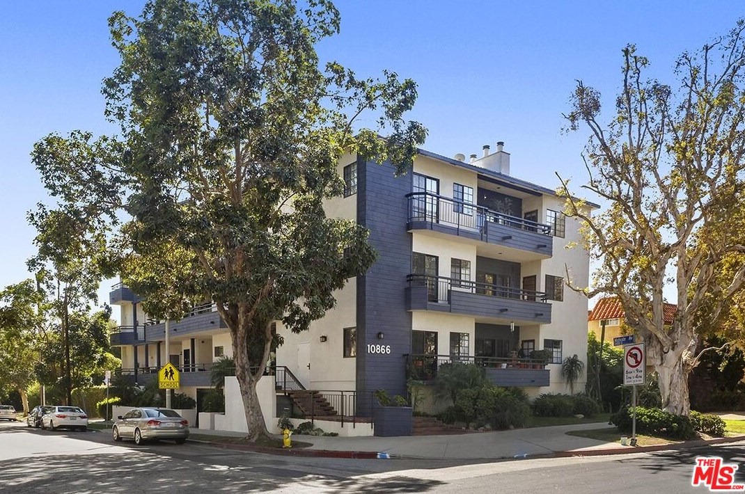 10866 Rose Ave, Los Angeles CA  90034-5371 exterior