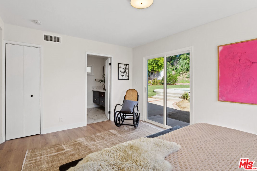 12272 Woodley Ave, San Fernando CA  91344-2847 exterior