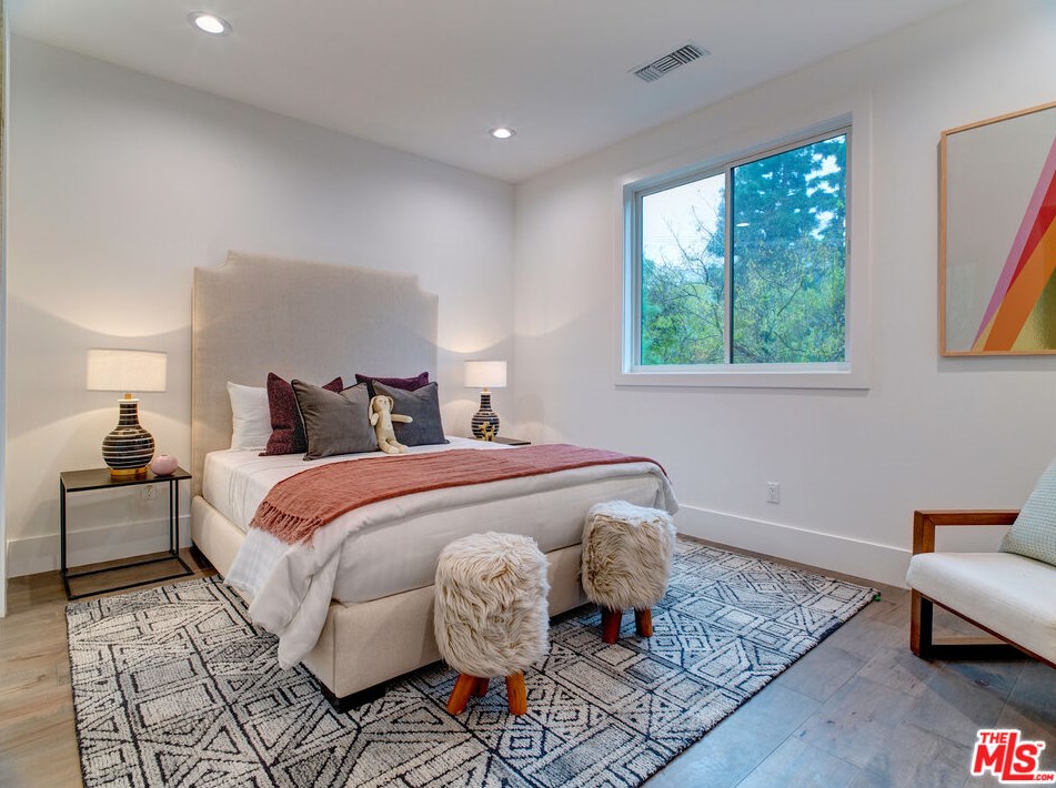 825 Norman Pl, Los Angeles CA  90049-1532 exterior