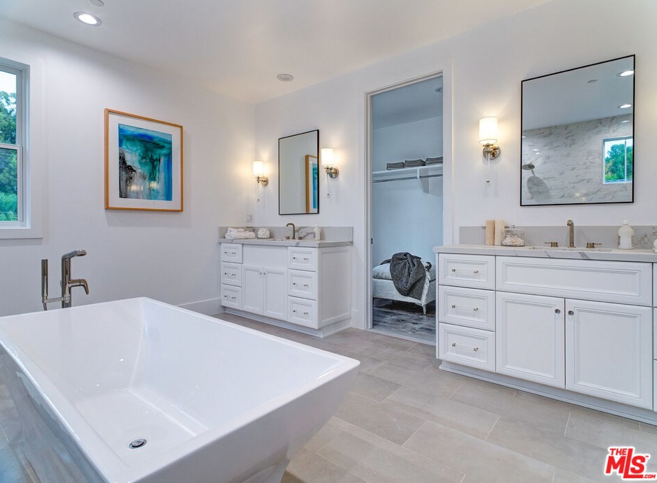 825 Norman Pl, Los Angeles CA  90049-1532 exterior