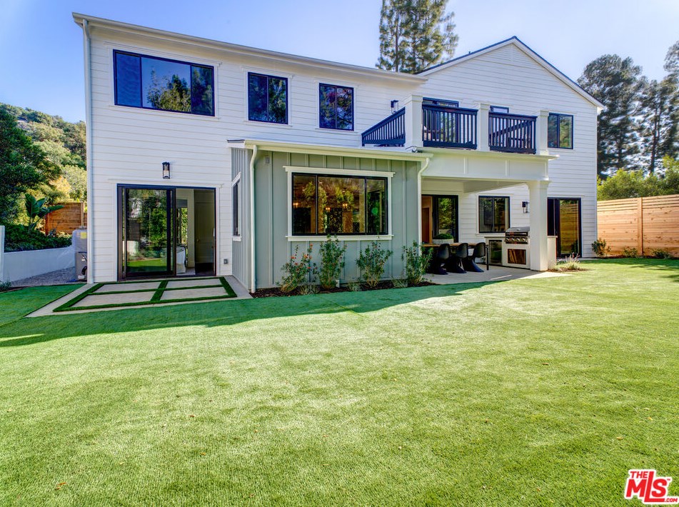 825 Norman Pl, Los Angeles CA  90049-1532 exterior