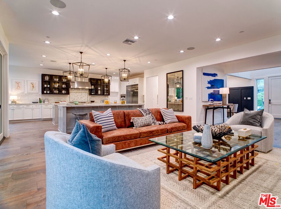 825 Norman Pl, Los Angeles CA  90049-1532 exterior