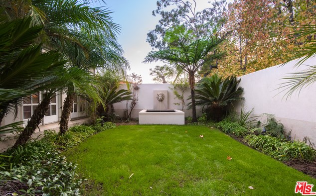 1116 Cory Ave, Los Angeles CA  90069-1702 exterior